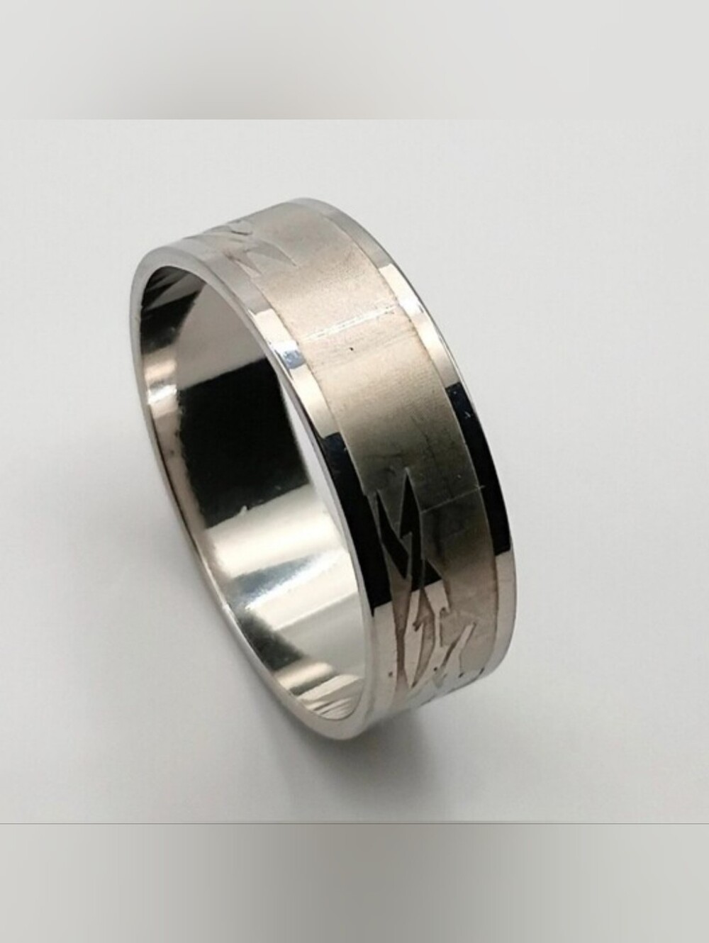 Silver Ring - Picture 2 of 3